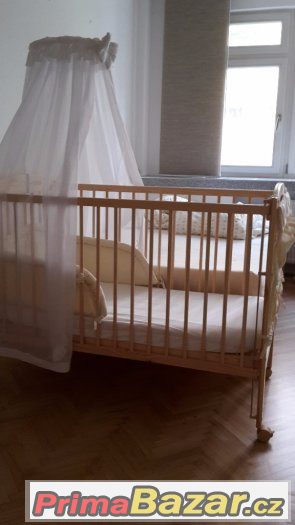 Komplet detská postýlka, matrace, chrániče, nebesa atd. – fotografie 1