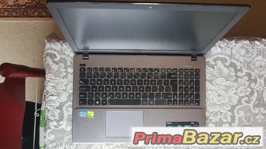 Herni notebook ASUS – fotografie 2