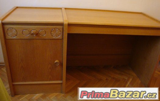 Stůl do pracovny – fotografie 1
