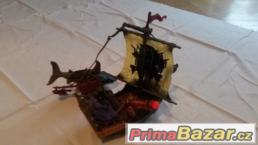 Pirátská loď s žralokem – fotografie 1