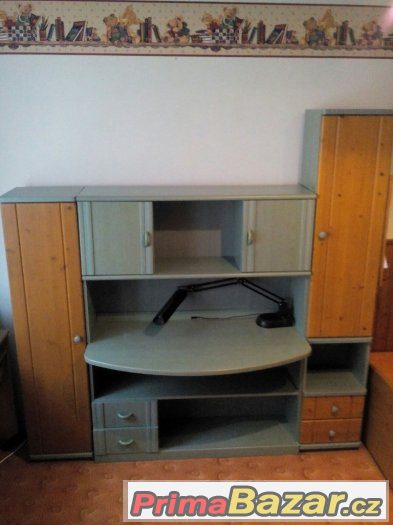 Dětský pokoj + postel + psací stůl – fotografie 1