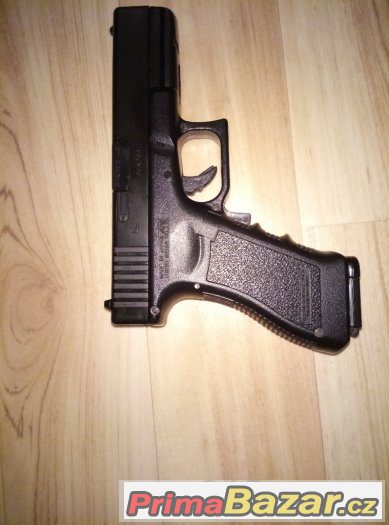 Glock 18c Airsoft – fotografie 2