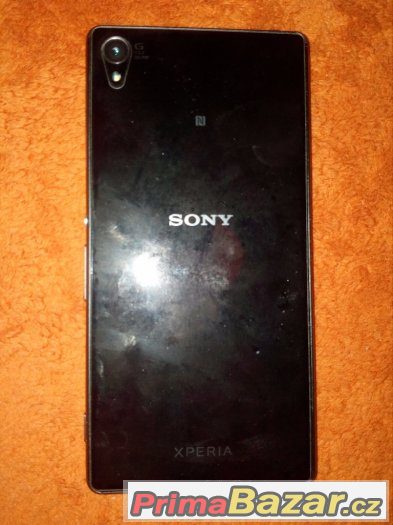 Sony Xperia Z3 black v zaruce a s bohatym prislusenstvim – fotografie 1