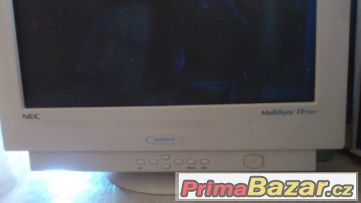 monitor s plochou obrazovkou – fotografie 1