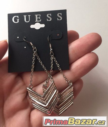Guess visací náušnice – fotografie 3