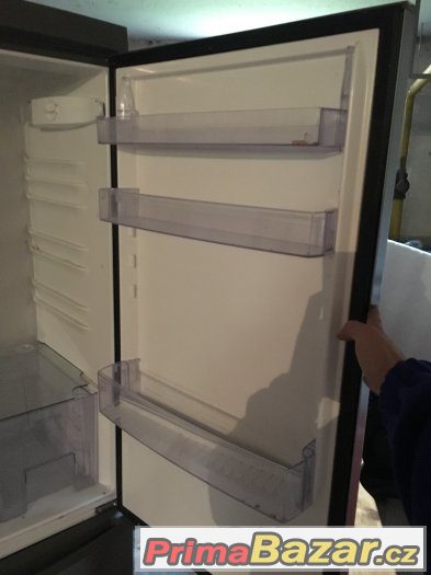 Kombinovaná lednička Zanussi – fotografie 3
