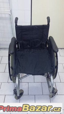 Invalidní vozík mechanický skládací – fotografie 2