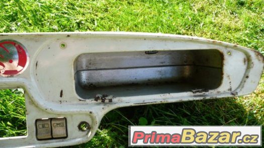 Škoda 1202 stejšn,palubní deska – fotografie 4
