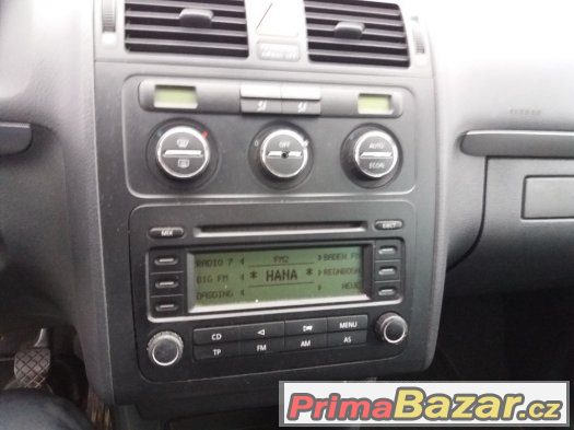 VOLKSWAGEN TOURAN 2.0TDIDIGI KLIMA BEZ FILTRU PEV.PAL.ČÁSTIC – fotografie 4