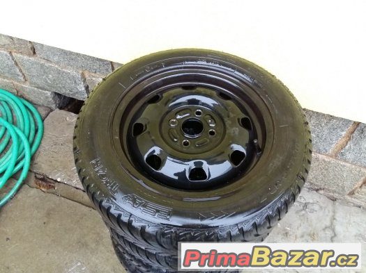 Plechové disky 4x100 + zimní pneu 175/65/14 – fotografie 1