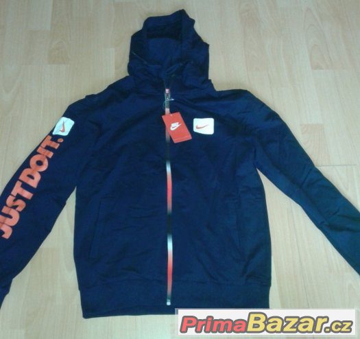 Luxusní tepláková souprava NIKE – fotografie 2