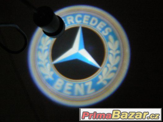 Promítání loga Mercedes-Benz – fotografie 1