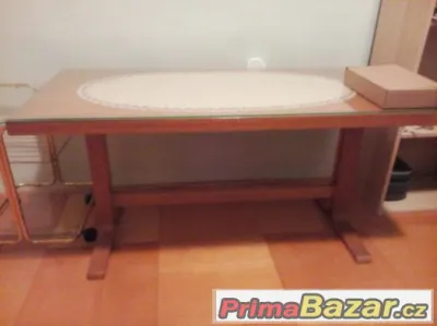 Retro společenský stolek Holešov.