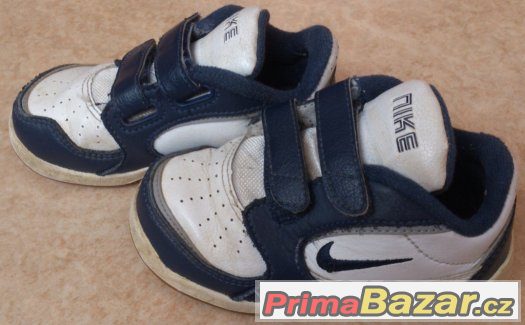 Chlapecké botasky, tenisky, NIKE, vel.23,5 – fotografie 3