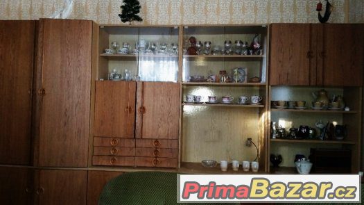 Obývací stěna , starožitný nábytek – fotografie 2