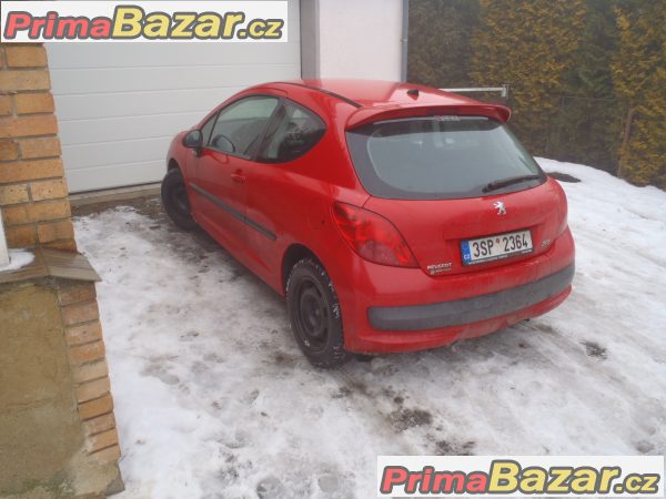 peugeot 207 1.4be 65kw pri parkovani poskozen – fotografie 5