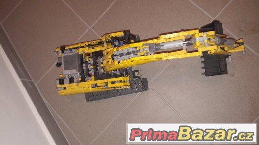 Lego technic Bagr – fotografie 3