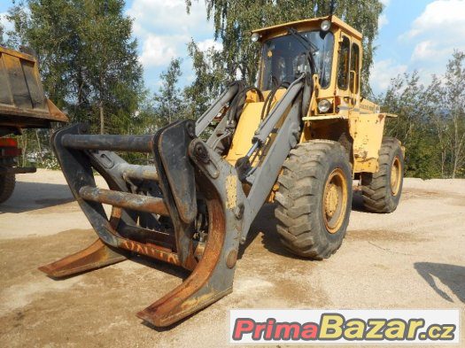 Nabízím nakladač Volvo L70 s kleštěmi na dřevo – fotografie 1