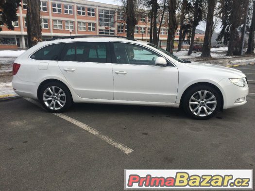 SUPERB COMBI 2,0 TDI /DSG/ NAVIGACE / 2012 / VYHŘ.CEL.SKLO – fotografie 4