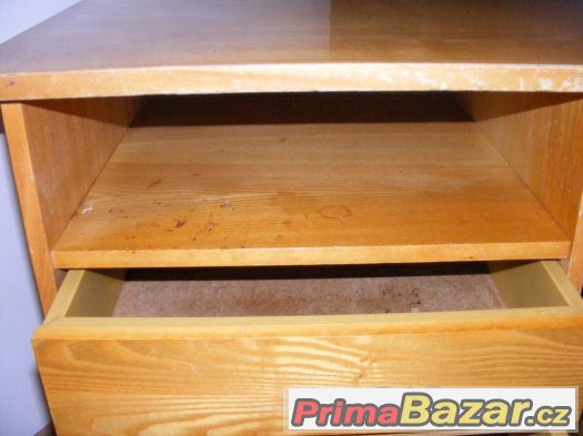 Starší psací stůl – fotografie 5