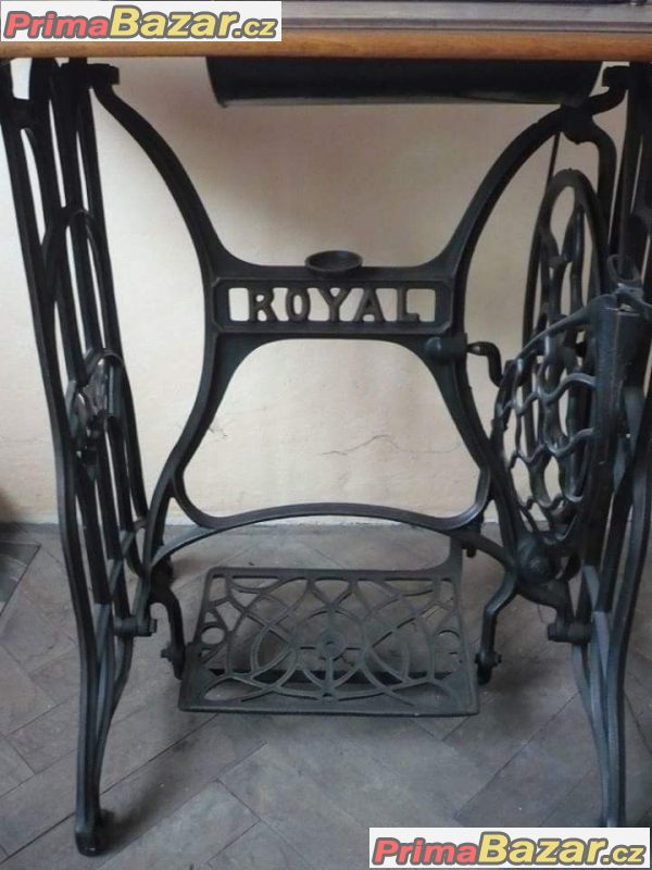 Šicí stroj ROYAL – fotografie 3