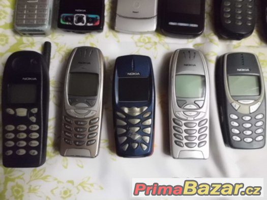 Sbírka pěkných retro sběratelských telefonů - Nokia a další – fotografie 2