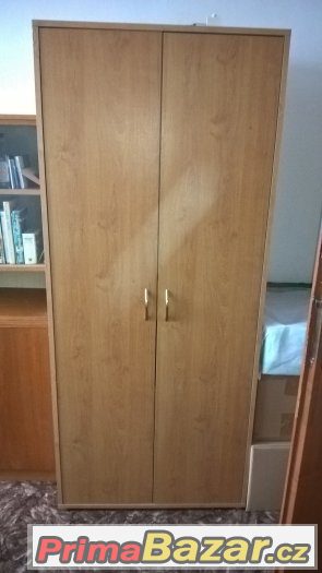 prodám set skříň a stůl – fotografie 2