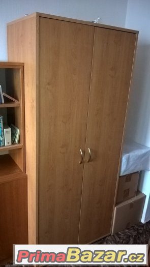 prodám set skříň a stůl – fotografie 4
