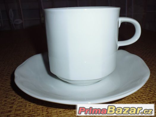 Bílé hrnečky – fotografie 2