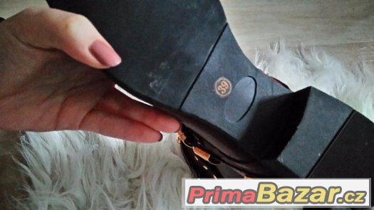 Burgundy zimní boty / nízké kozačky - vel. 39 – fotografie 3