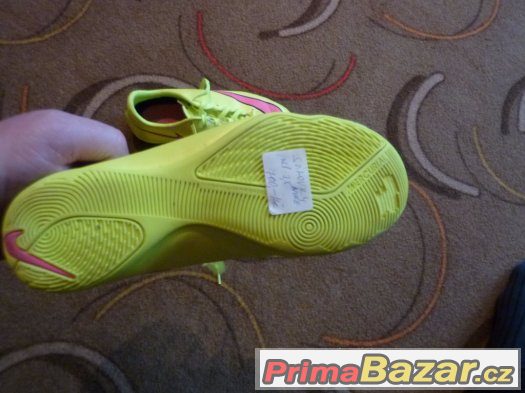 Dětská sálová obuv Nike EUR 35,5 - kopačky – fotografie 2