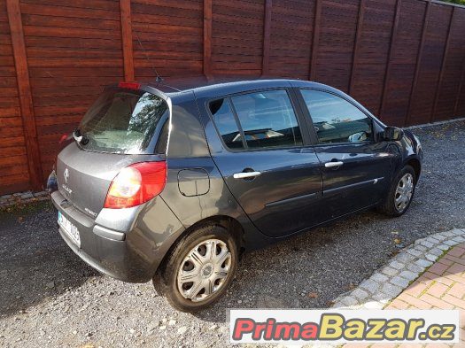Renault Clio 1.6i – fotografie 3