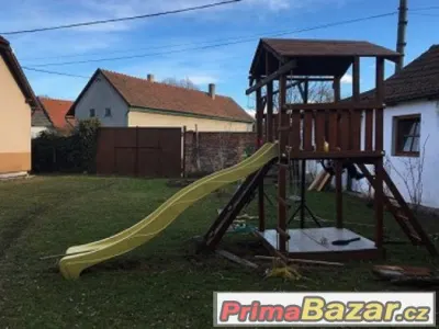 Dřevěný zahradní domeček