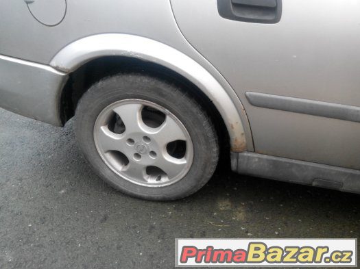 Opel Astra Caravan 1,7 DTI – fotografie 3