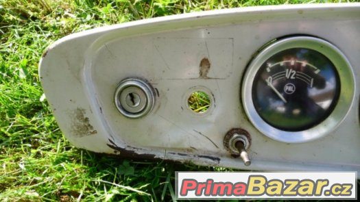 Škoda 1202 combi,palubní deska – fotografie 2