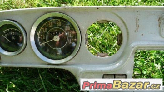 Škoda 1202 combi,palubní deska – fotografie 3