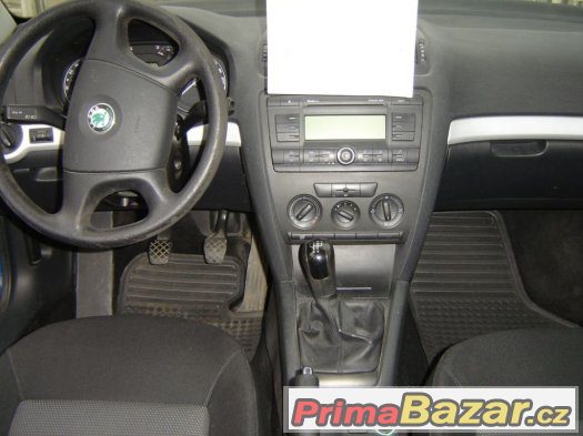 Škoda Octávia II 1.6 MPi 75KW Ambiente – fotografie 3