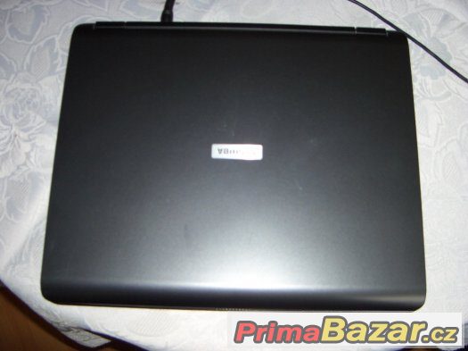 Starší notebook – fotografie 1