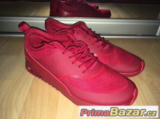 Nike AirMax Thea Triple Red – fotografie 1