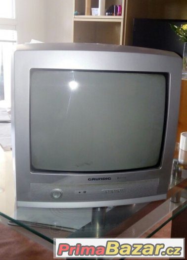 Starší televizor Grundig – fotografie 1