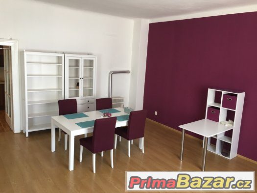 PROSTORNÝ 2+1 BYT NA VINOHRADECH – fotografie 1