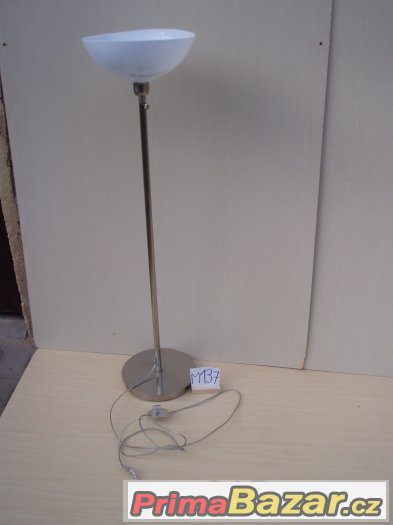 Lampa s bílím cilindrem – fotografie 1
