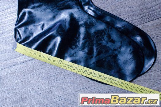 Latex punčochy – fotografie 2