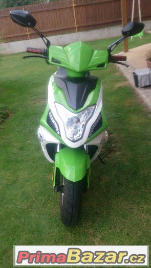 Skútr Znen 125 – fotografie 3