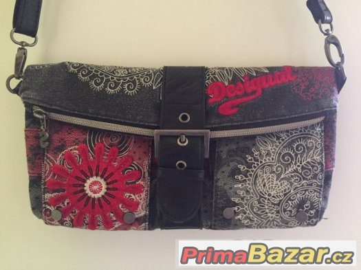 Krásná Desigual crossbody kabelka – fotografie 1