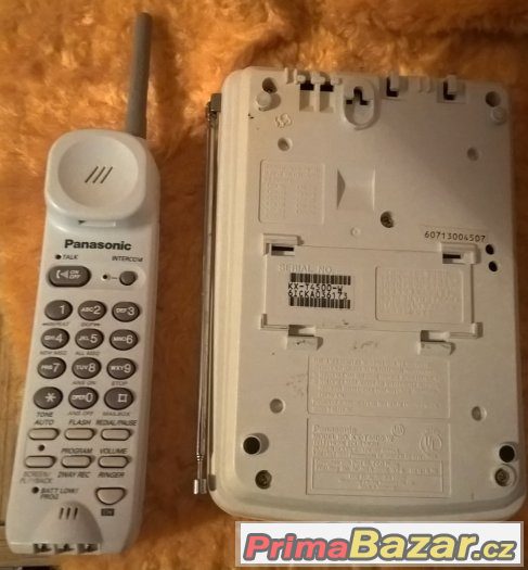 Bezdrátový telefon Panasonic KX T4500 – fotografie 3