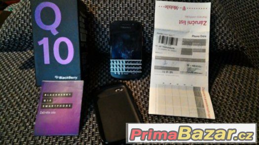 Mobilní telefon BlackBerry Q10 – fotografie 1