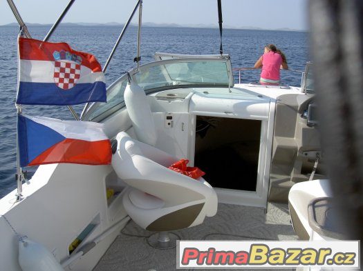 Prodám motorový člun RINKER 230 AT – fotografie 1
