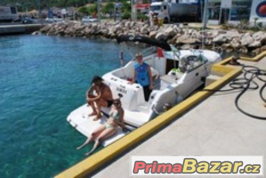 Prodám motorový člun RINKER 230 AT – fotografie 2