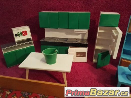 NÁBYTEK PRO PANENKY – fotografie 2